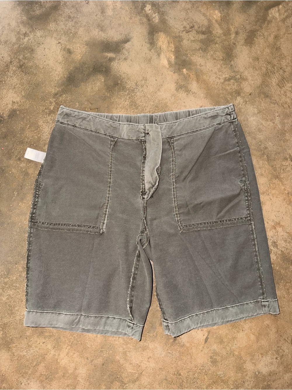 J. Jill Gray Tencel Blend Bermuda Shorts Petite 8 Patch Pocket Stretch - Picture 8 of 11